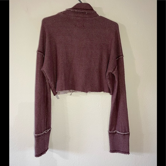 NWT Out From Under Raw Cut Off Hem Crop Long Sleeve Thermal Turtleneck Top Small - Picture 4 of 12
